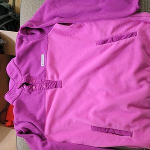 Columbia fleece,  1/2 snap, two tones color